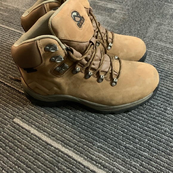 Thé new boots never used - Picture 4 of 4